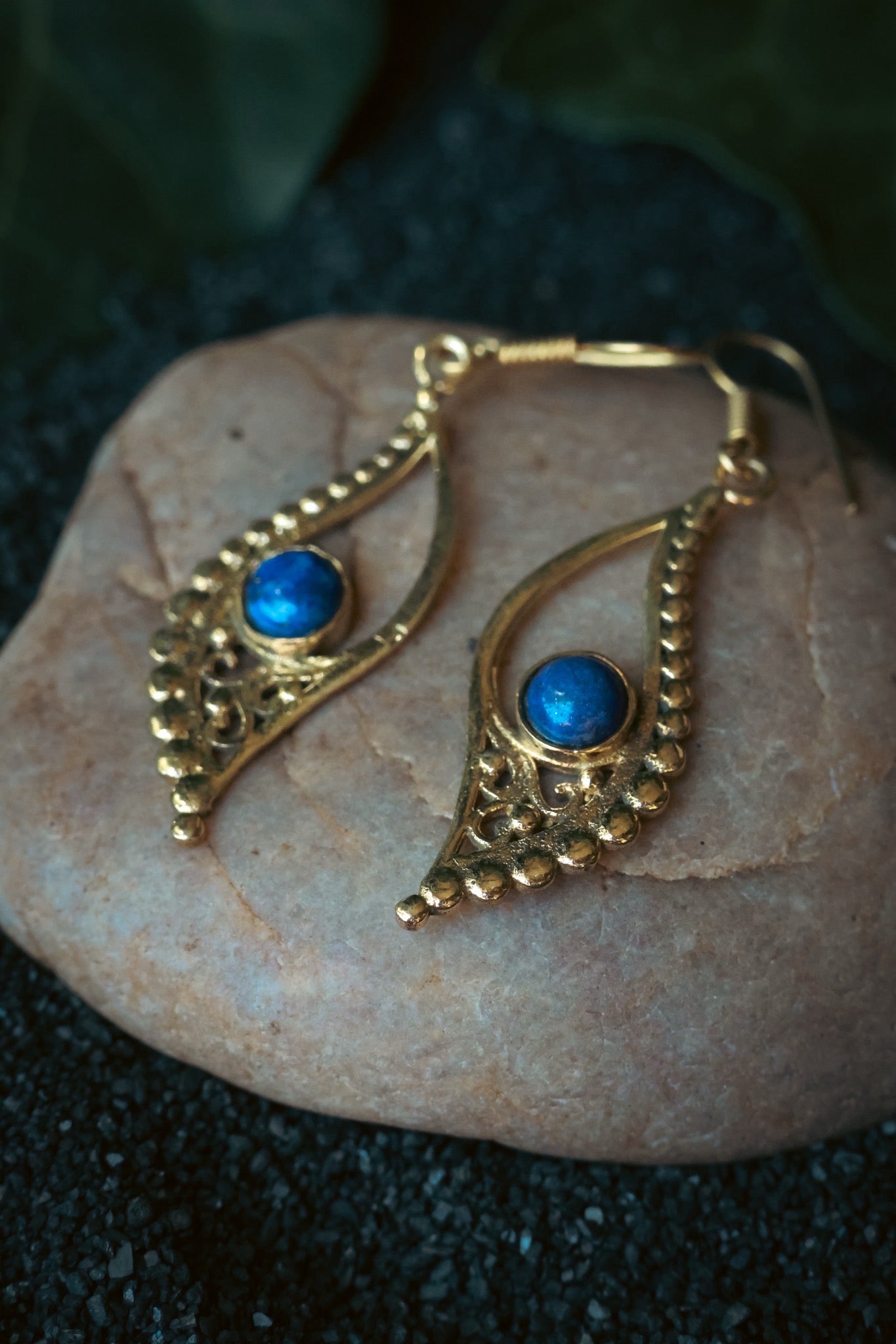 Brass Earrings - Crescent Leaf - Lapis lazuli