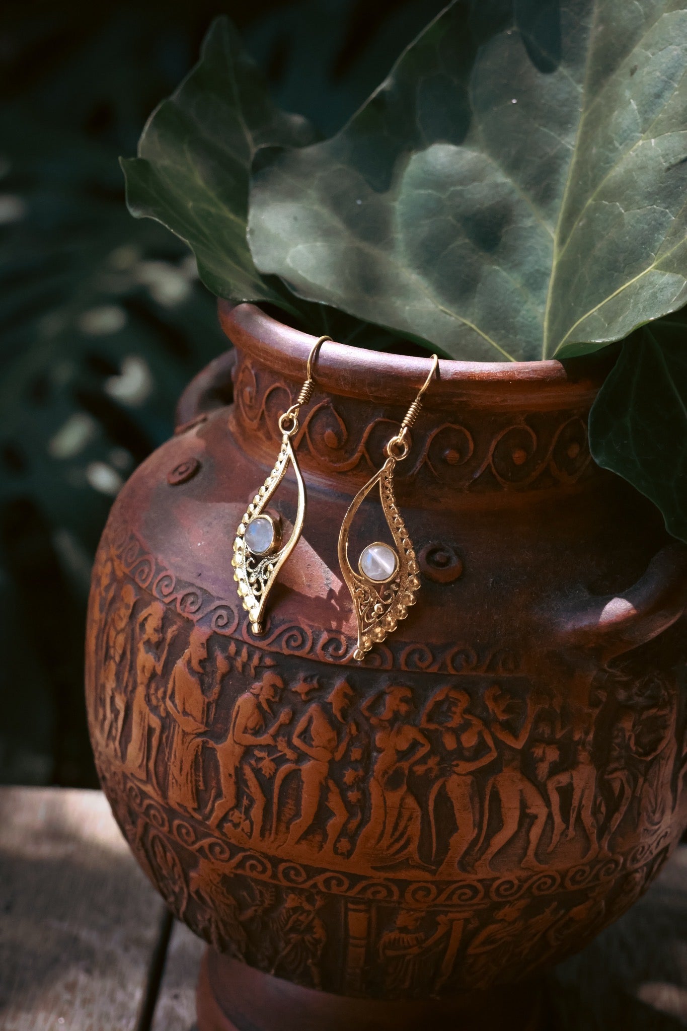 Brass Earrings - Crescent leaf - Quartz