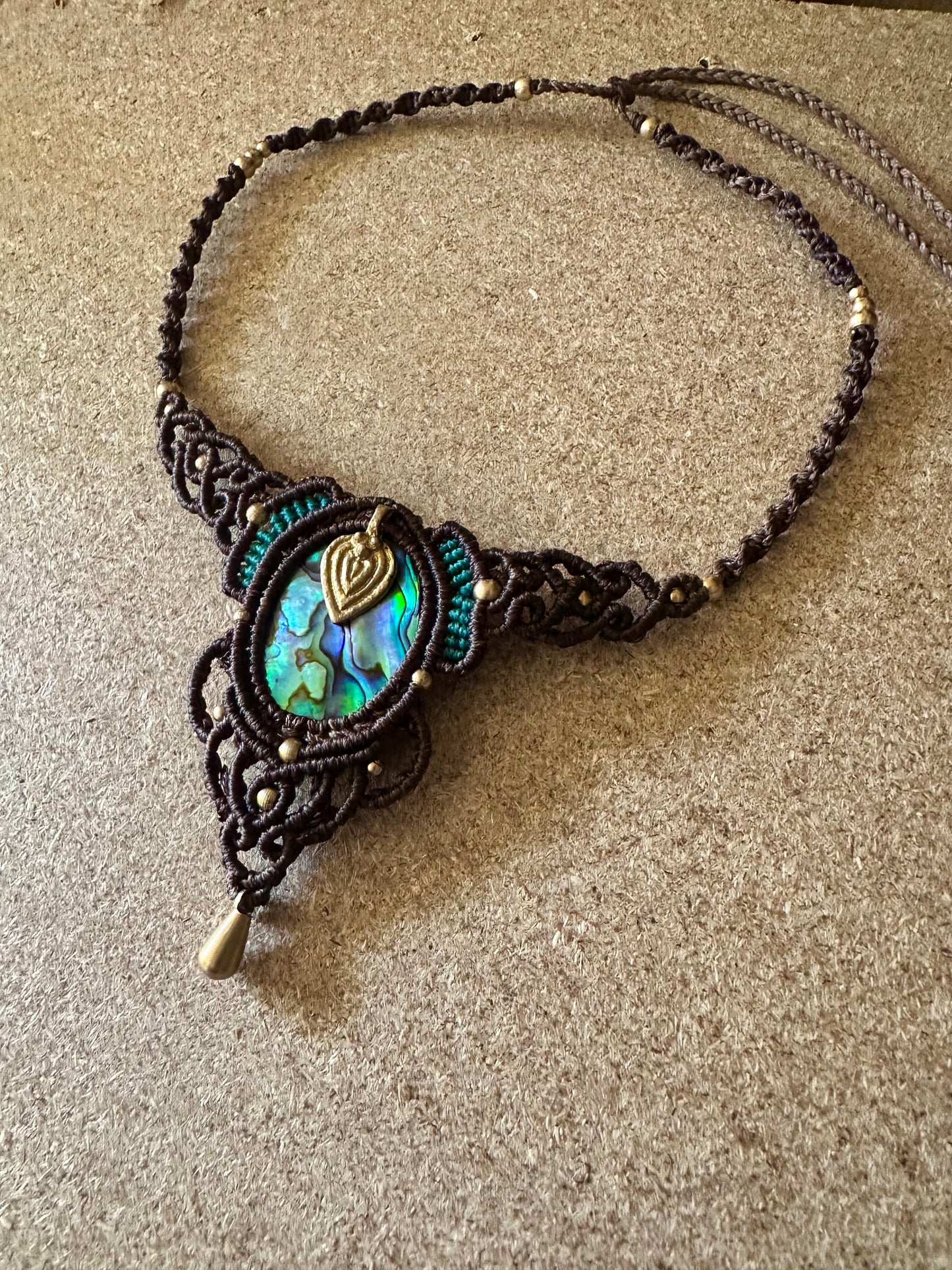 Pāua shell choker