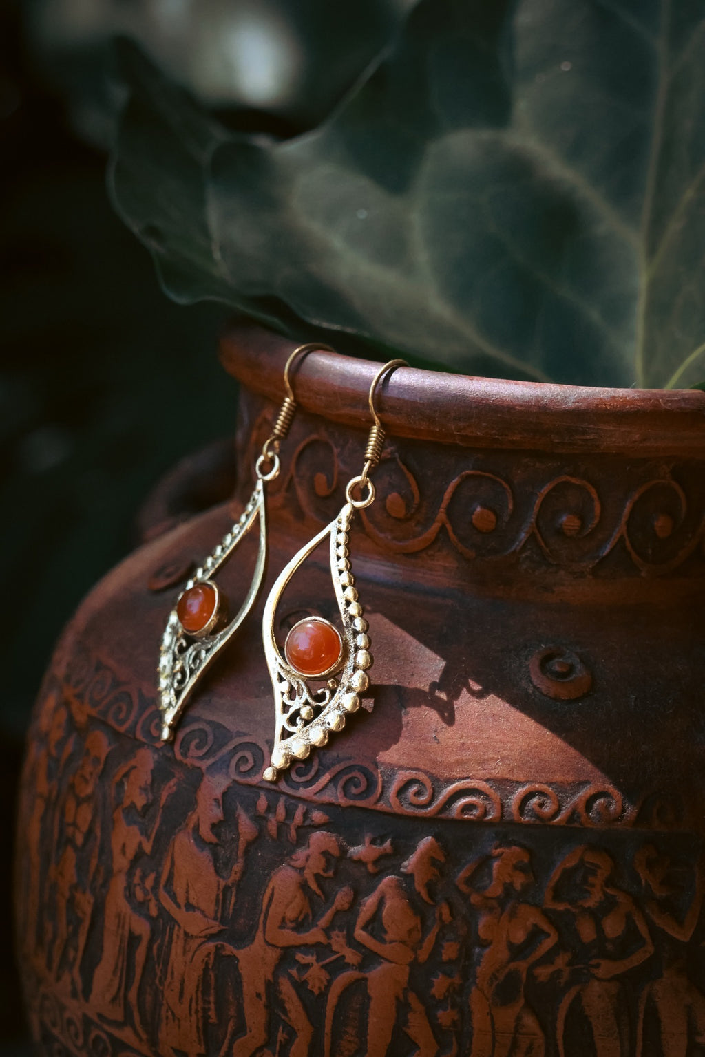 Brass Earrings - Crescent leaf - Toulmarine