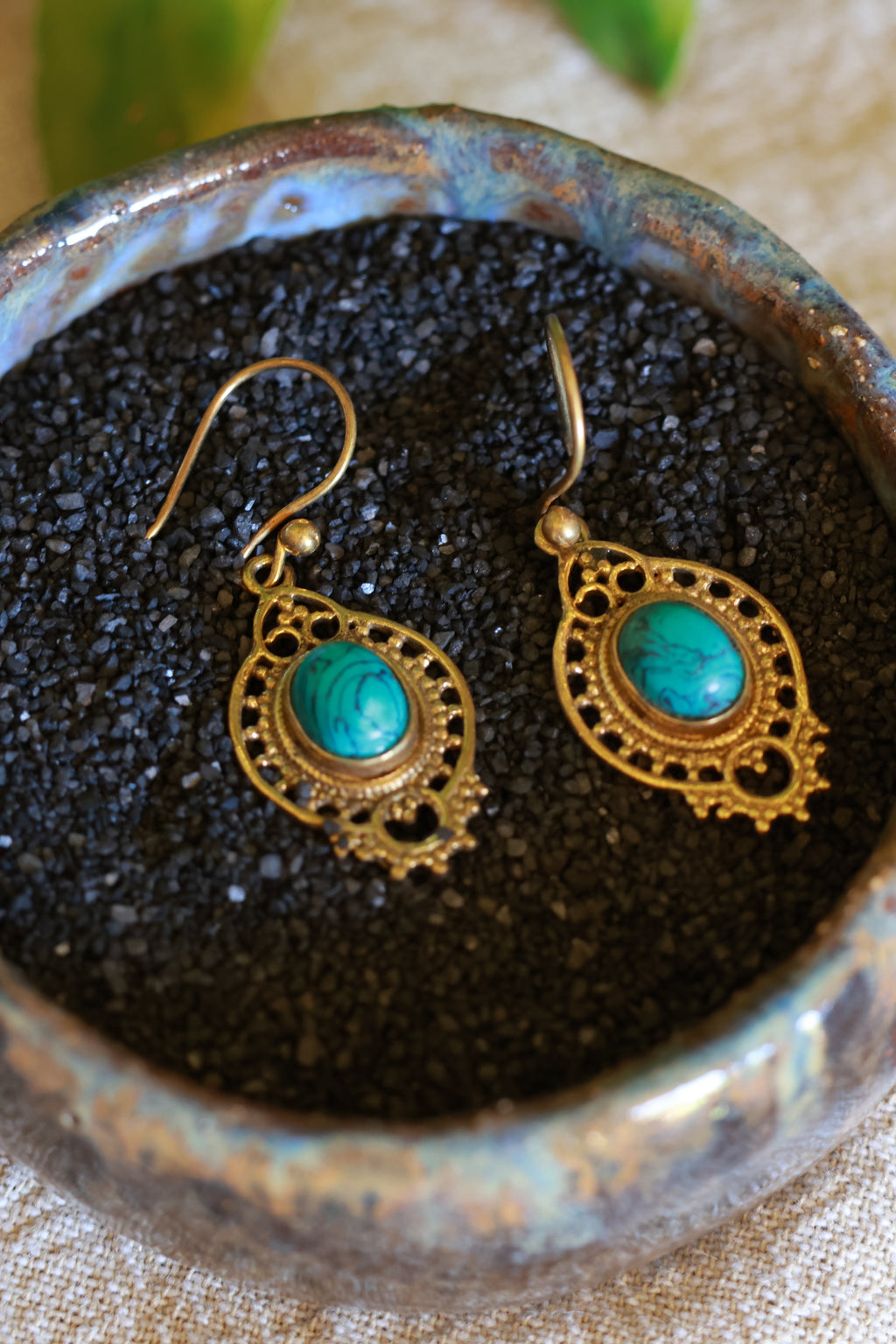 Brass earrings - Large oval