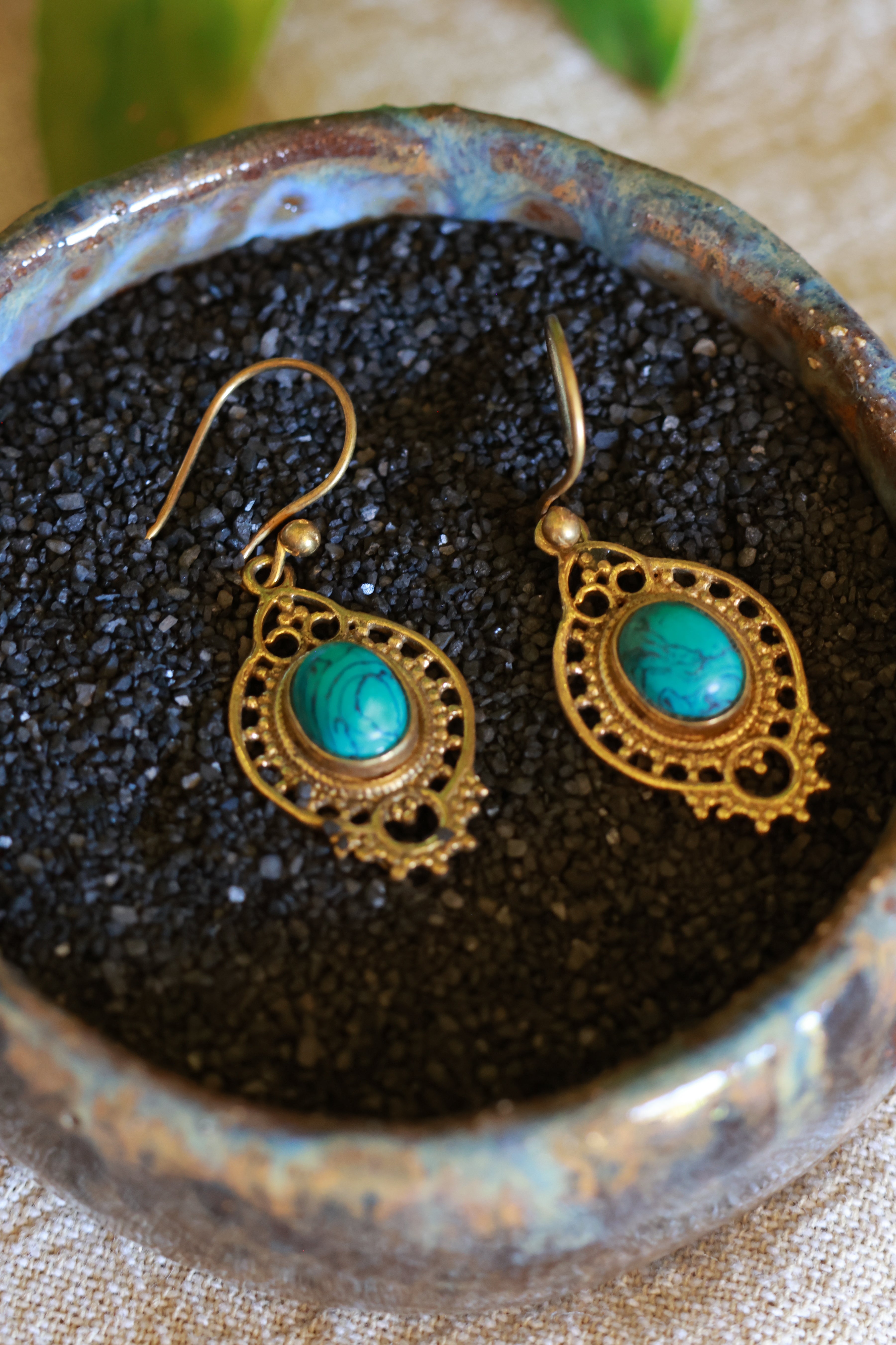 Brass earrings - Large oval