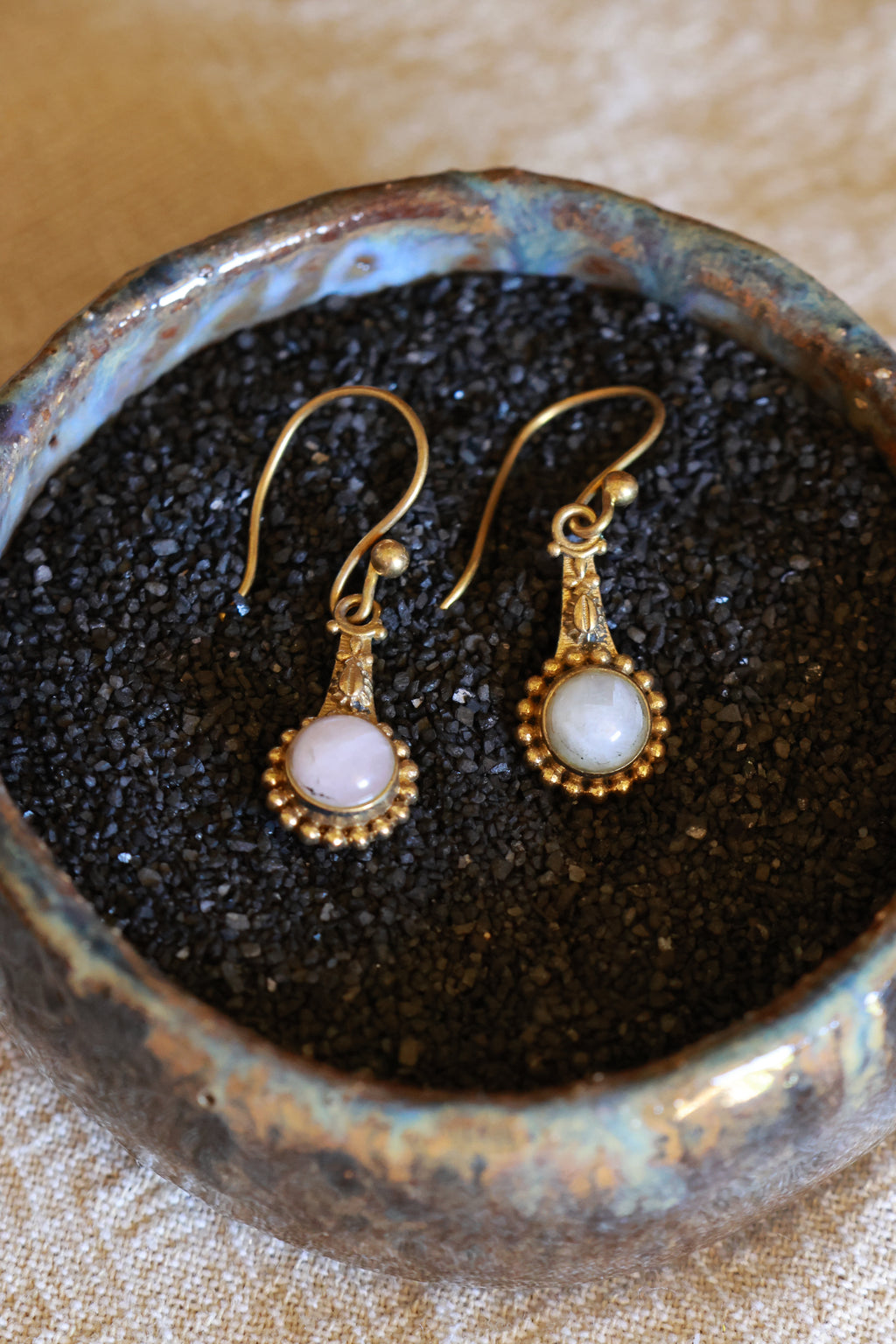 Brass earrings - round