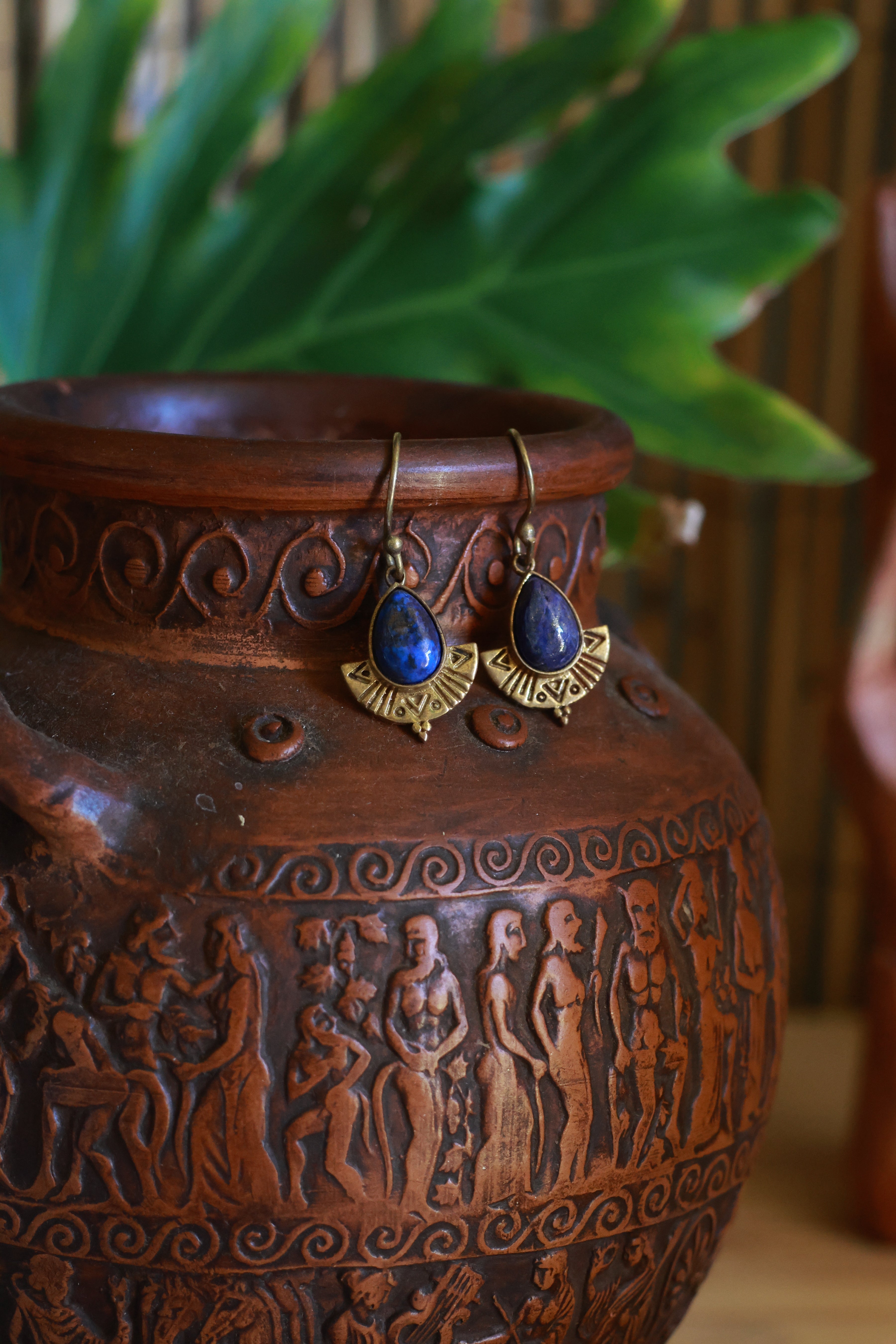 Brass earrings - arrow