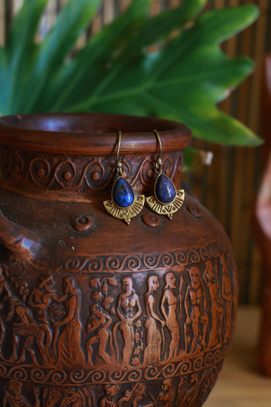 Brass earrings - arrow