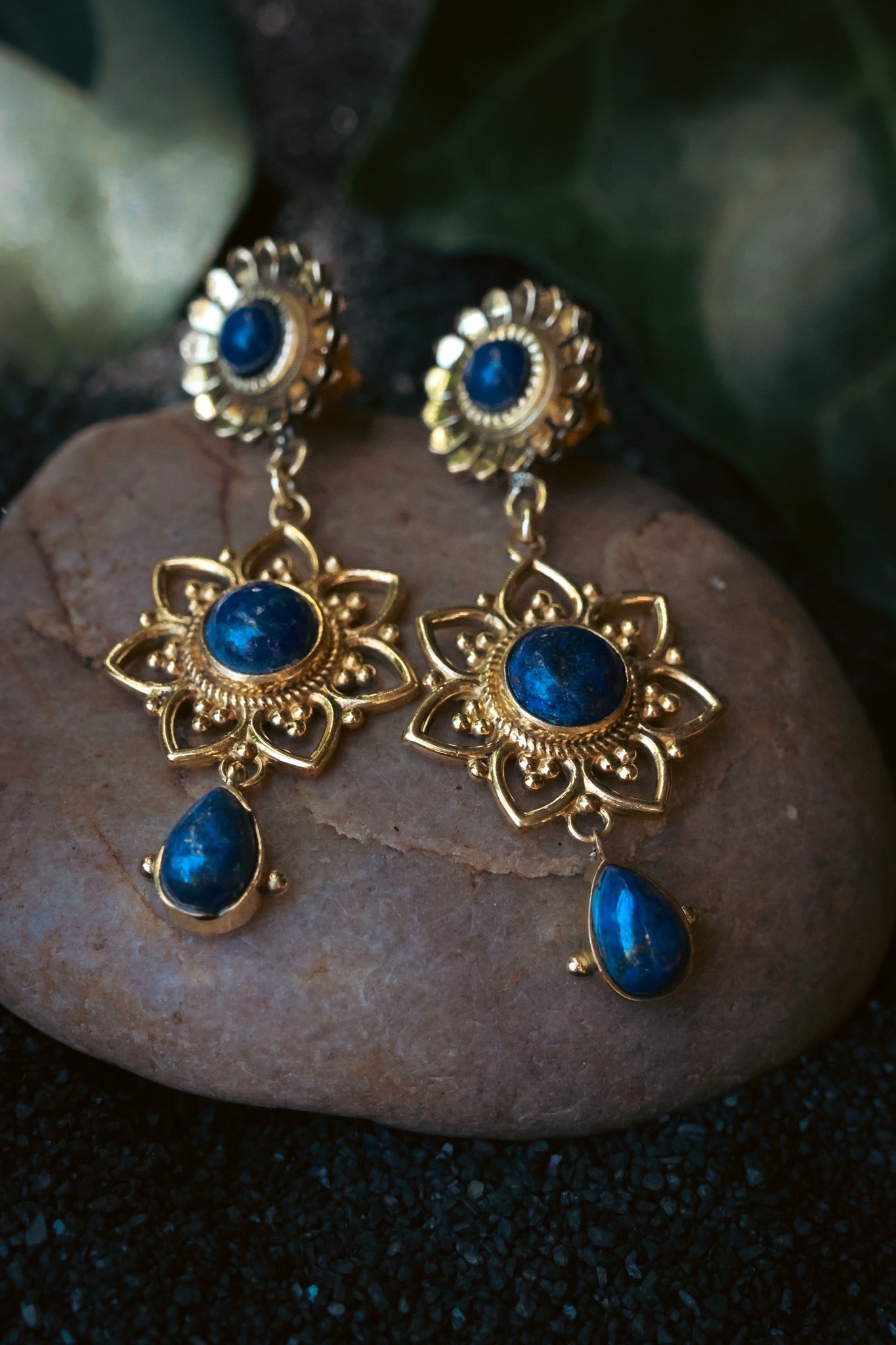 Brass Earrings - Sunflower - Lapis Lazuli