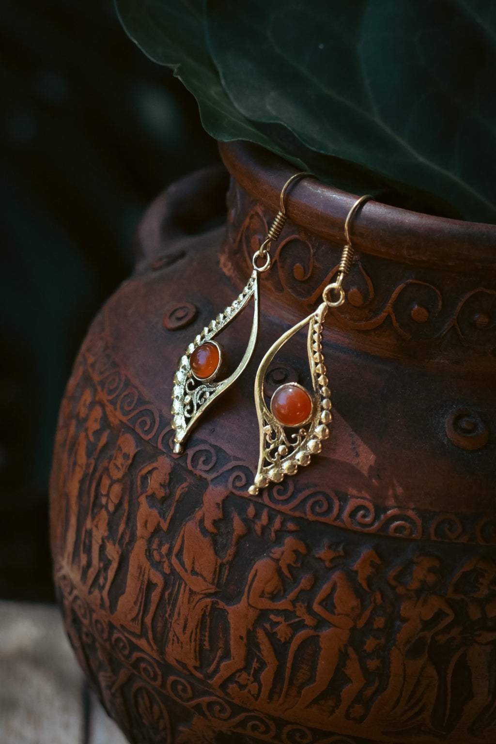 Brass Earrings - Crescent leaf - Toulmarine