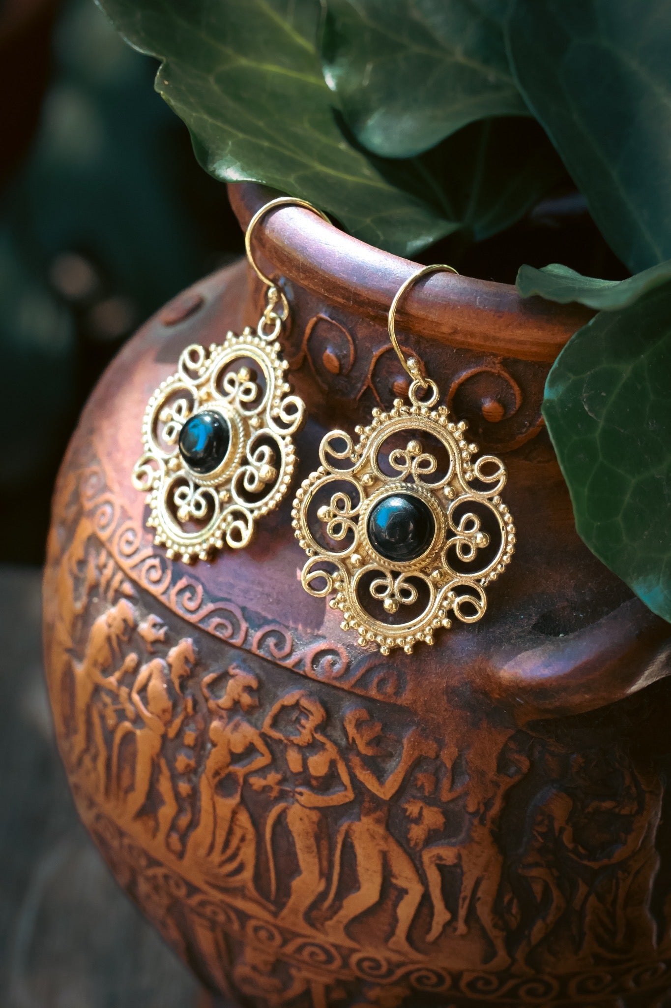Brass Earrings -Clover - Onyx