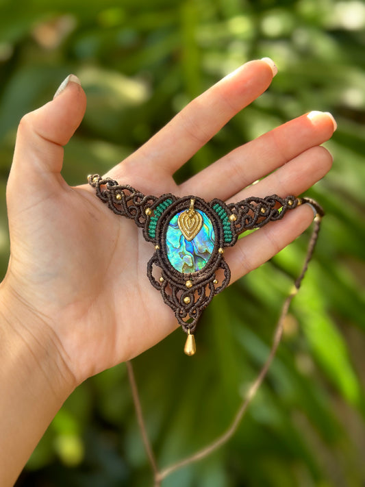 Pāua shell choker