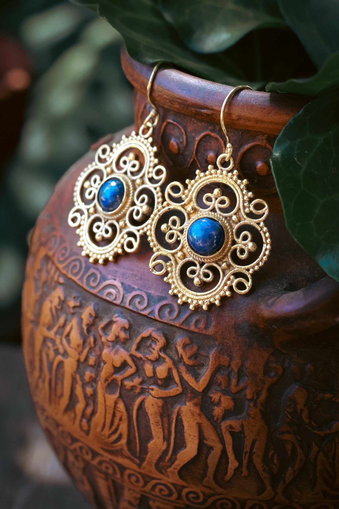 Brass Earrings -Clover - Lapis lazuli