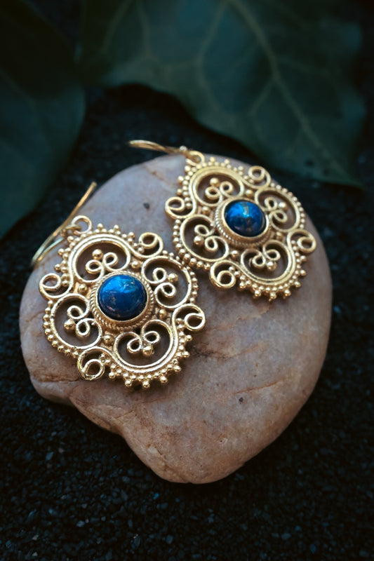 Brass Earrings -Clover - Lapis lazuli