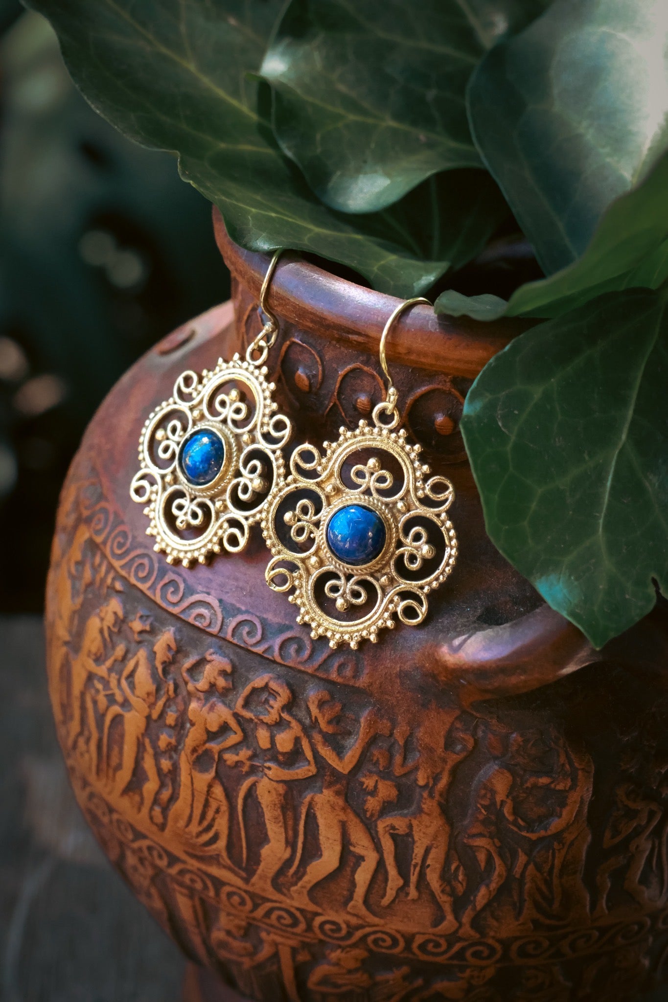 Brass Earrings -Clover - Lapis lazuli