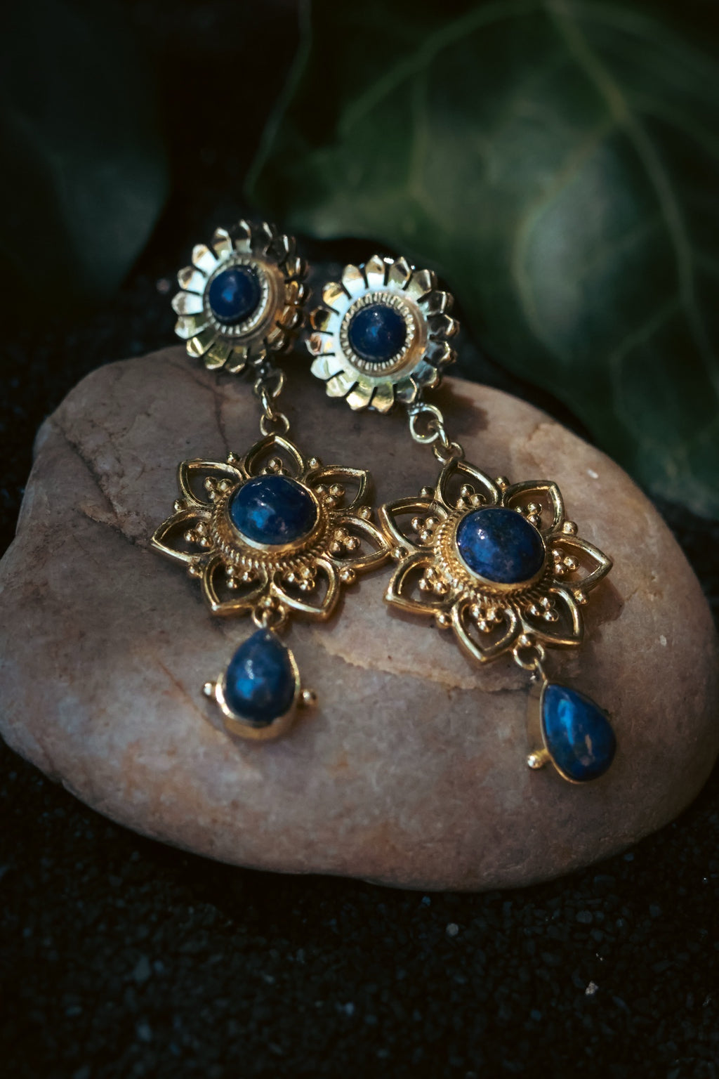 Brass Earrings - Sunflower - Lapis Lazuli