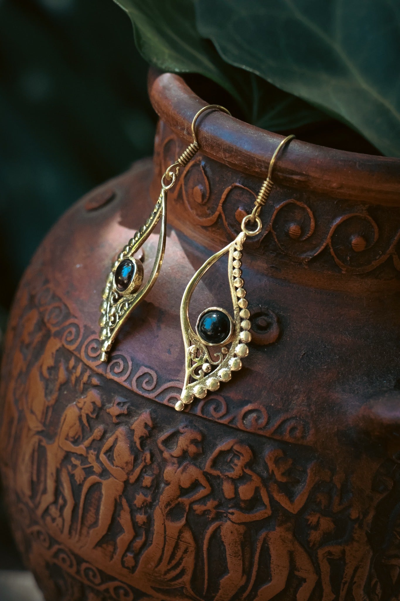 Brass Earrings - Crescent leaf - Quartz