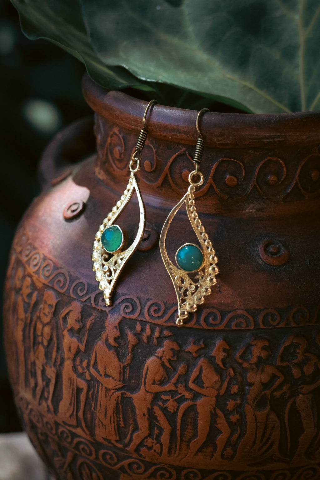 Brass Earrings - Crescent leaf - Aventurine