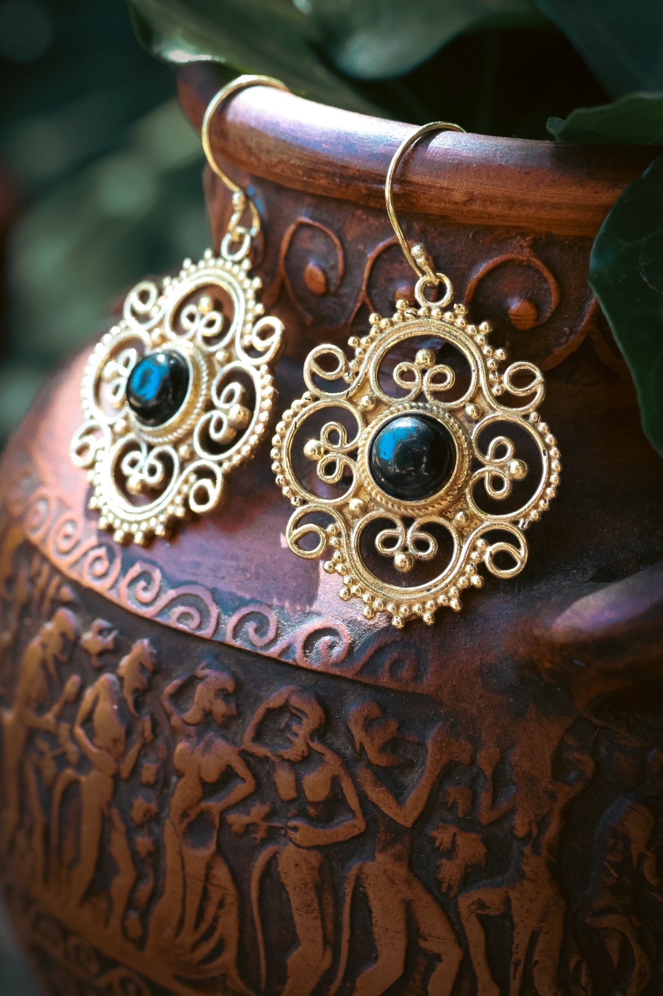 Brass Earrings -Clover - Onyx