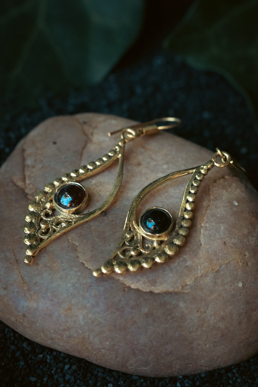 Brass Earrings - Crescent leaf - Quartz