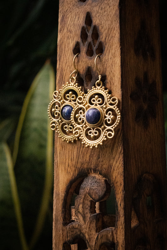 Brass earring - lapis lazuli